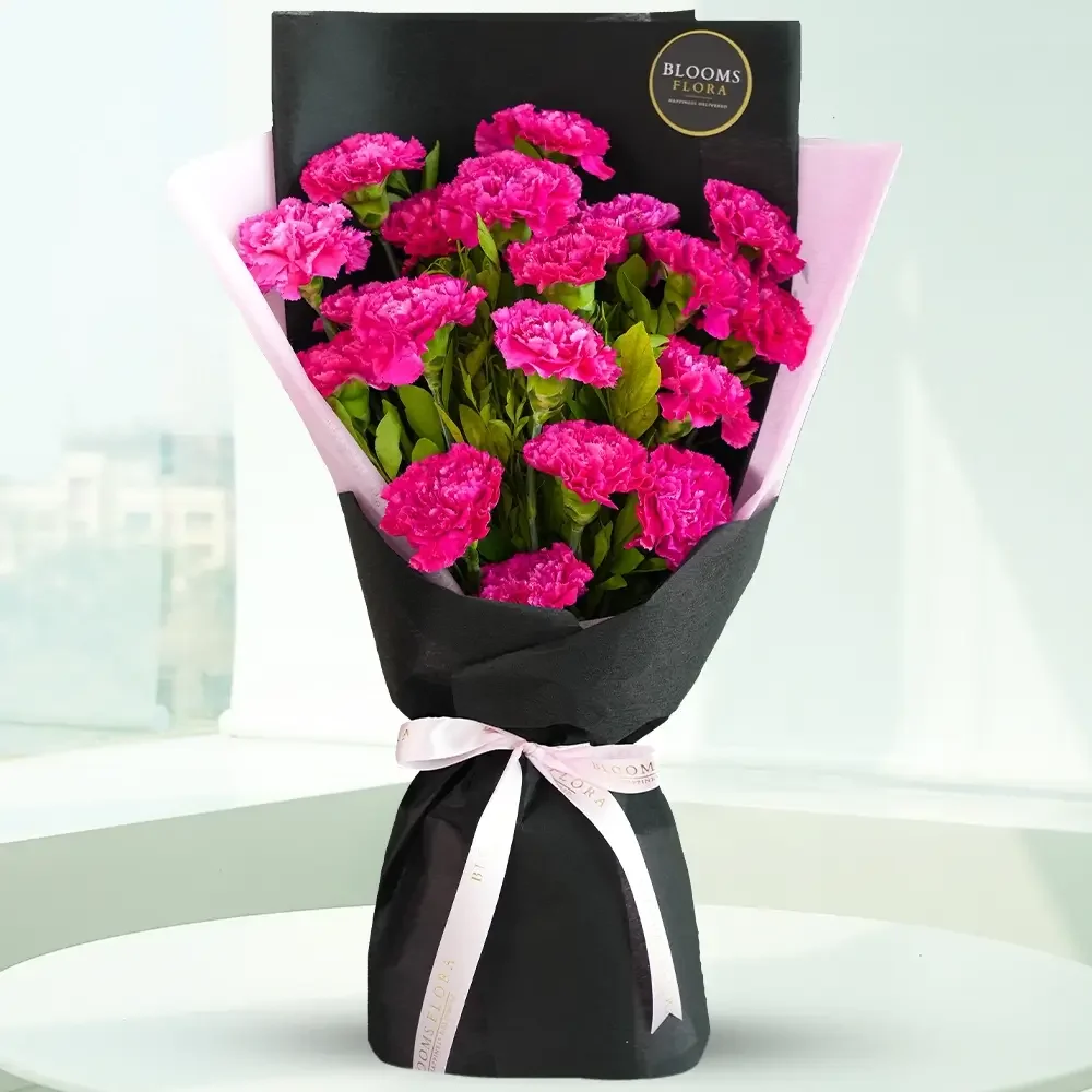 bouquet of 18 pink carnations