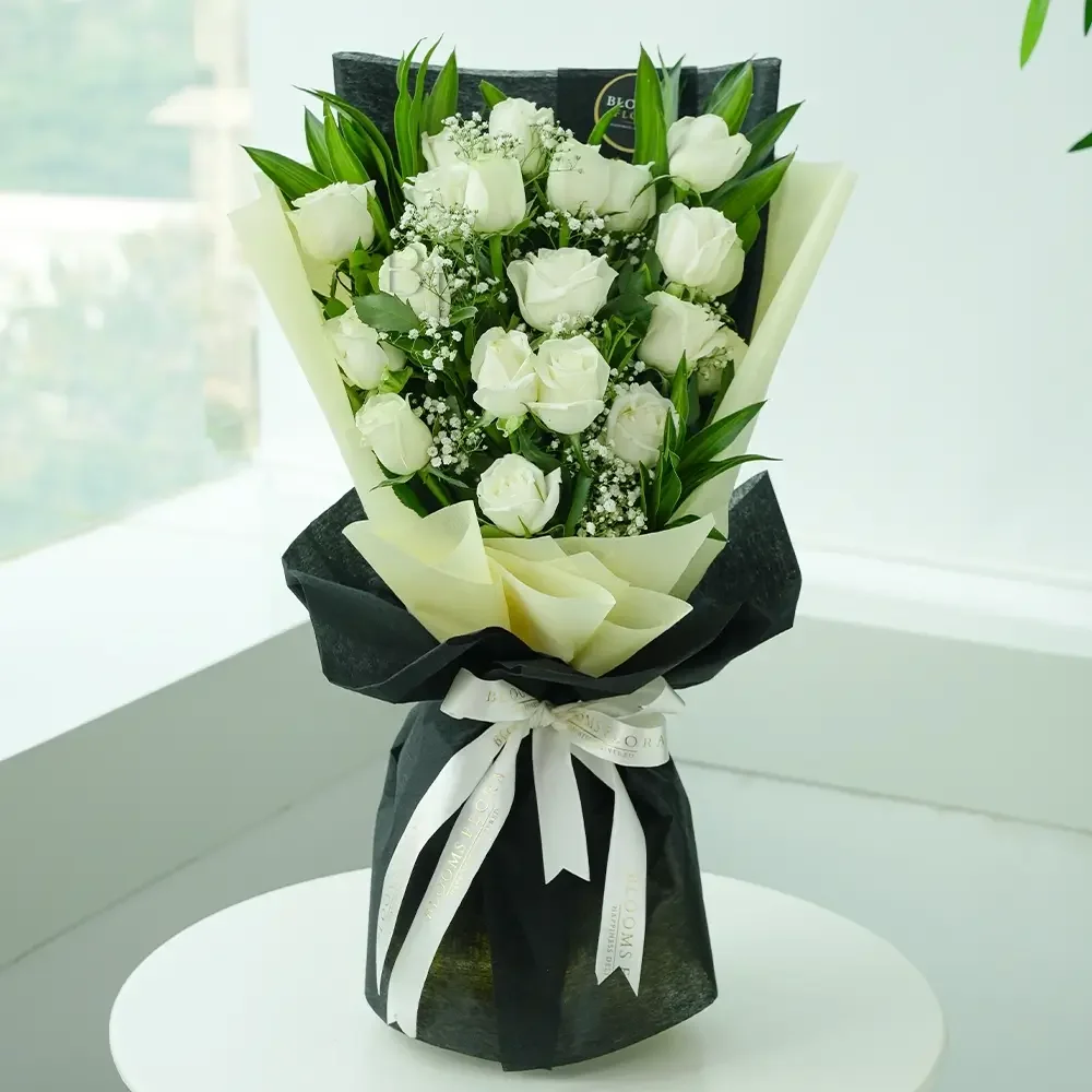 20 white roses bouquet