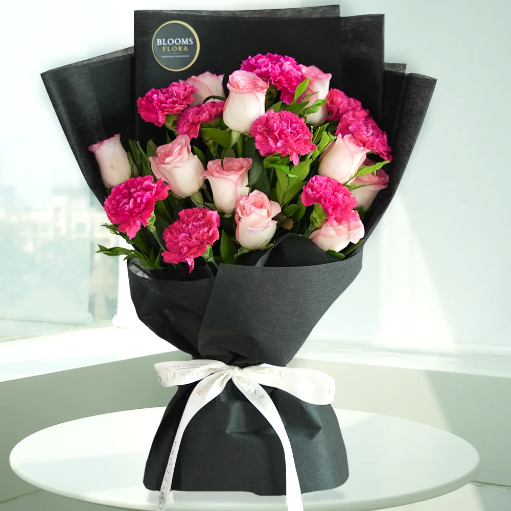 bouquet of 10 pink roses and 10 pink carnations